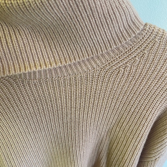 Aritizia cropped pink turtle neck sweater - Picture 6 of 6